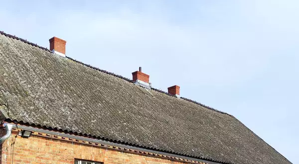 Dach z Azbestem