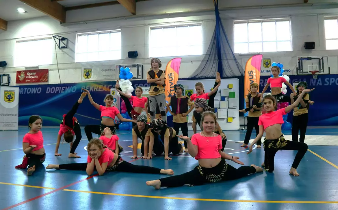 Grupa taneczna Szkoły Podstawowej w Dopiewie